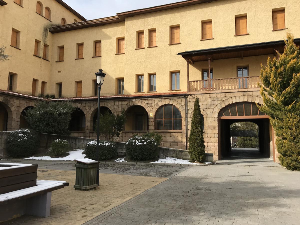 Albergue Pirenarium Sabinanigo Exterior foto